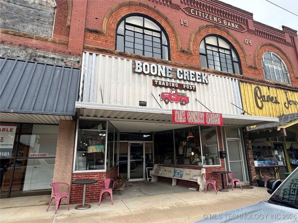 414 W Main Street , Henryetta, OK 74437