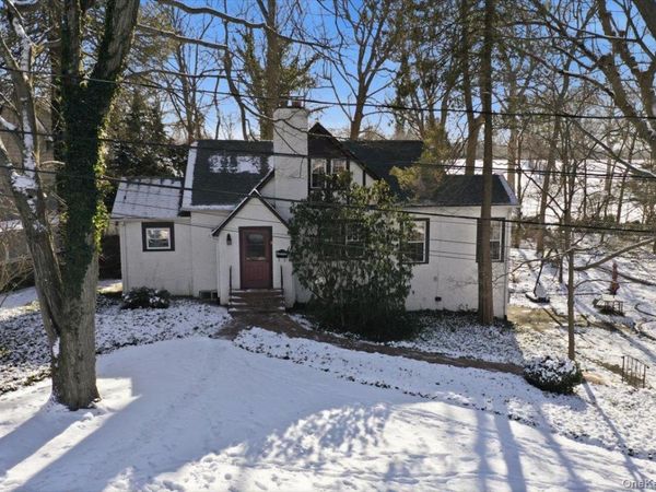 11 Muriel Road, Port Washington, NY 11050