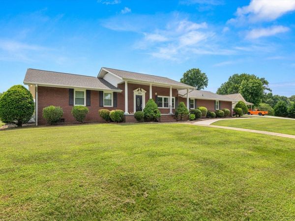 137 County Road 146 , Riceville, TN 37370