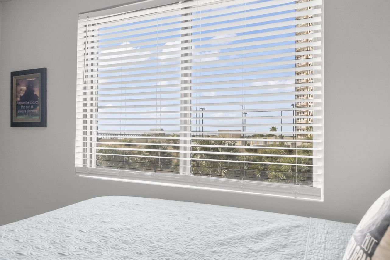 8560 Queensway Blvd. Photo 10