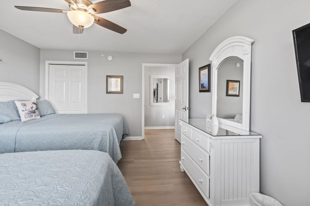 8560 Queensway Blvd. Photo 11