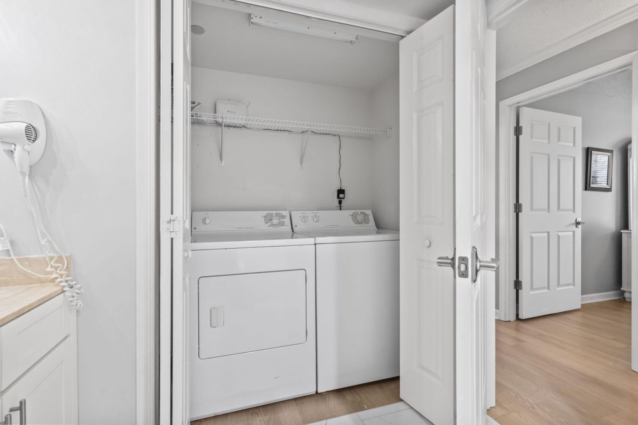 8560 Queensway Blvd. Photo 14