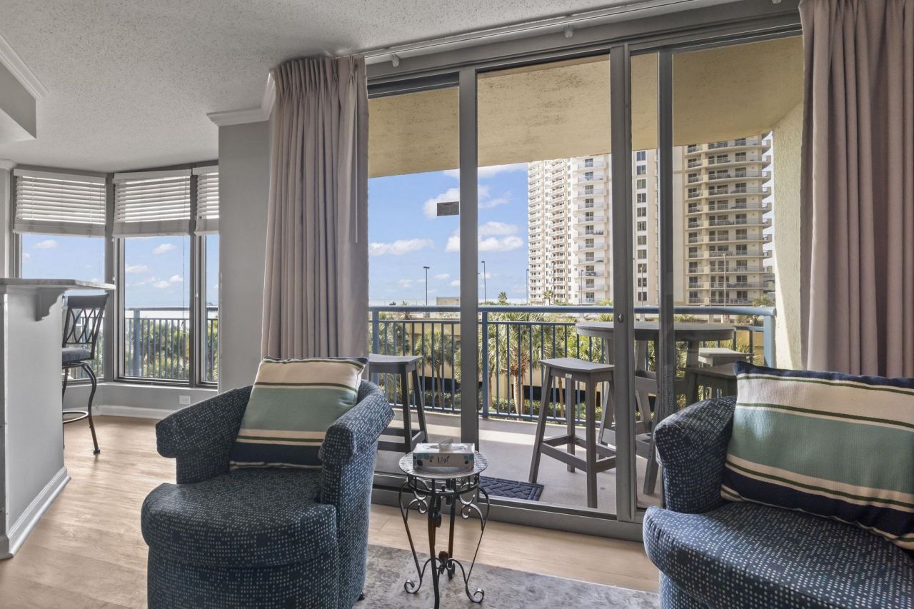 8560 Queensway Blvd. Photo 33