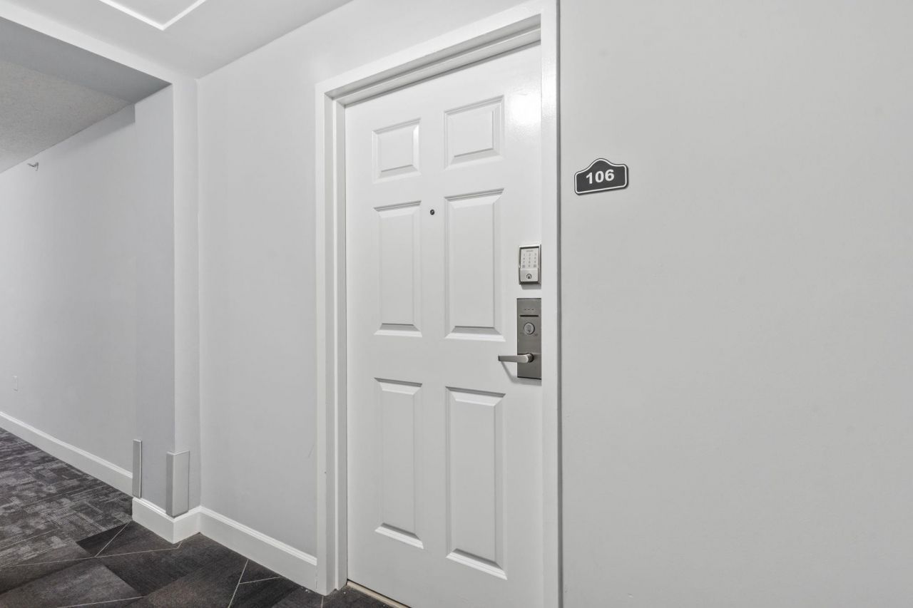 8560 Queensway Blvd. Photo 35