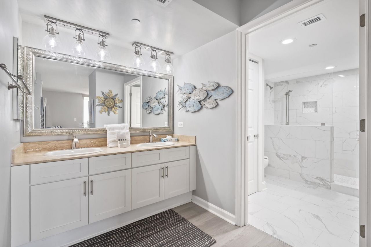 8560 Queensway Blvd. Photo 6