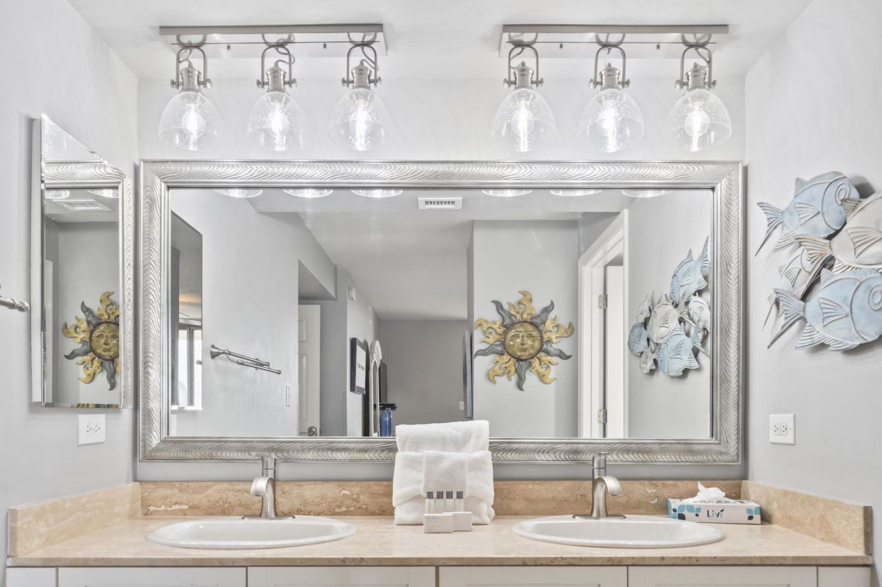 8560 Queensway Blvd. Photo 8