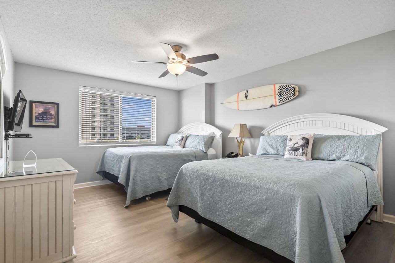 8560 Queensway Blvd. Photo 9