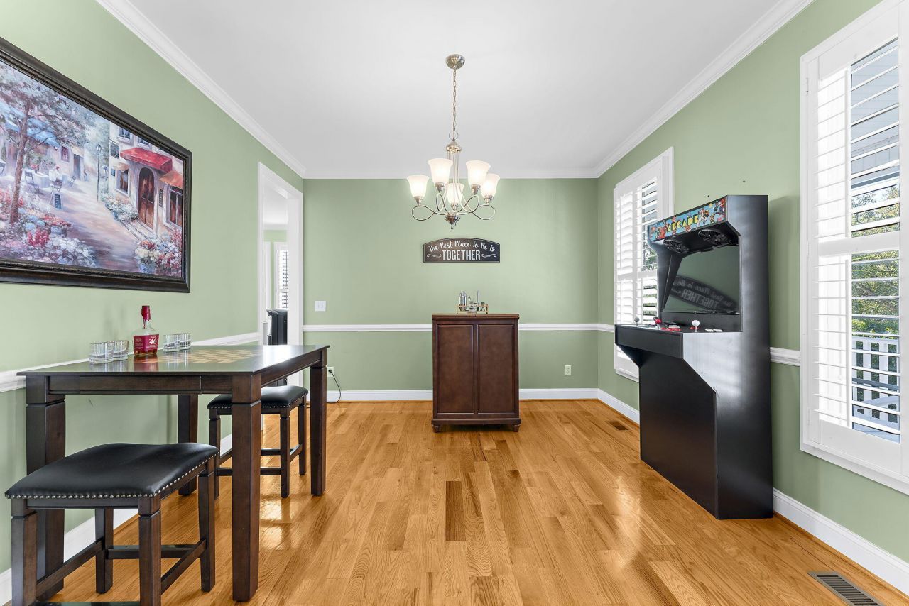 1823 Delacourt Avenue Photo 14