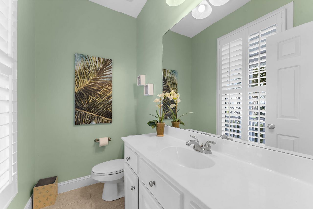 1823 Delacourt Avenue Photo 16