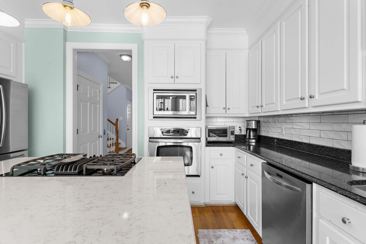 1823 Delacourt Avenue Photo 21