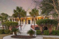 1823 Delacourt Avenue photo 4