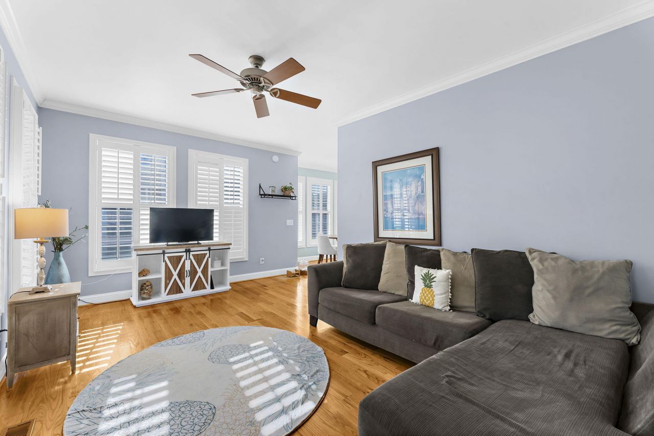 1823 Delacourt Avenue Photo 31