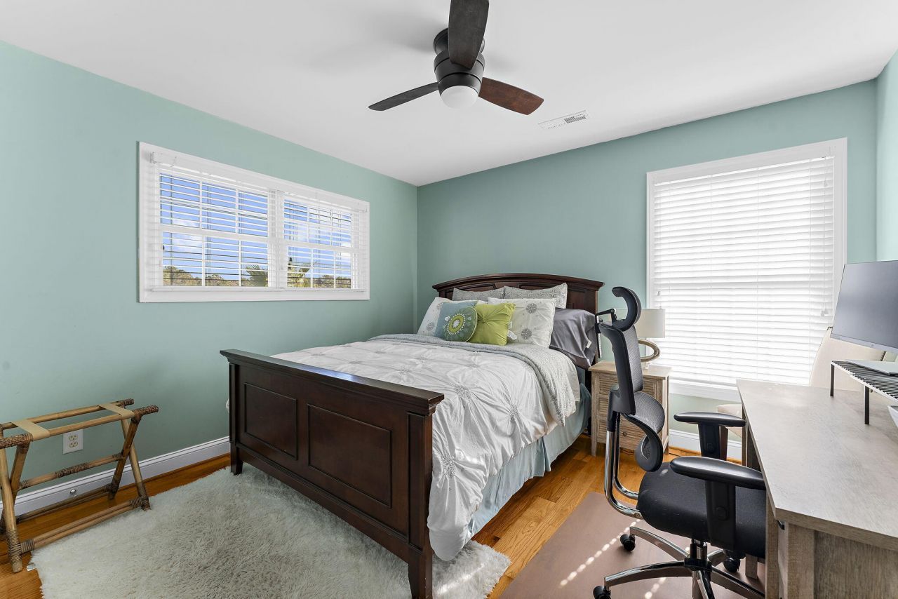 1823 Delacourt Avenue Photo 45