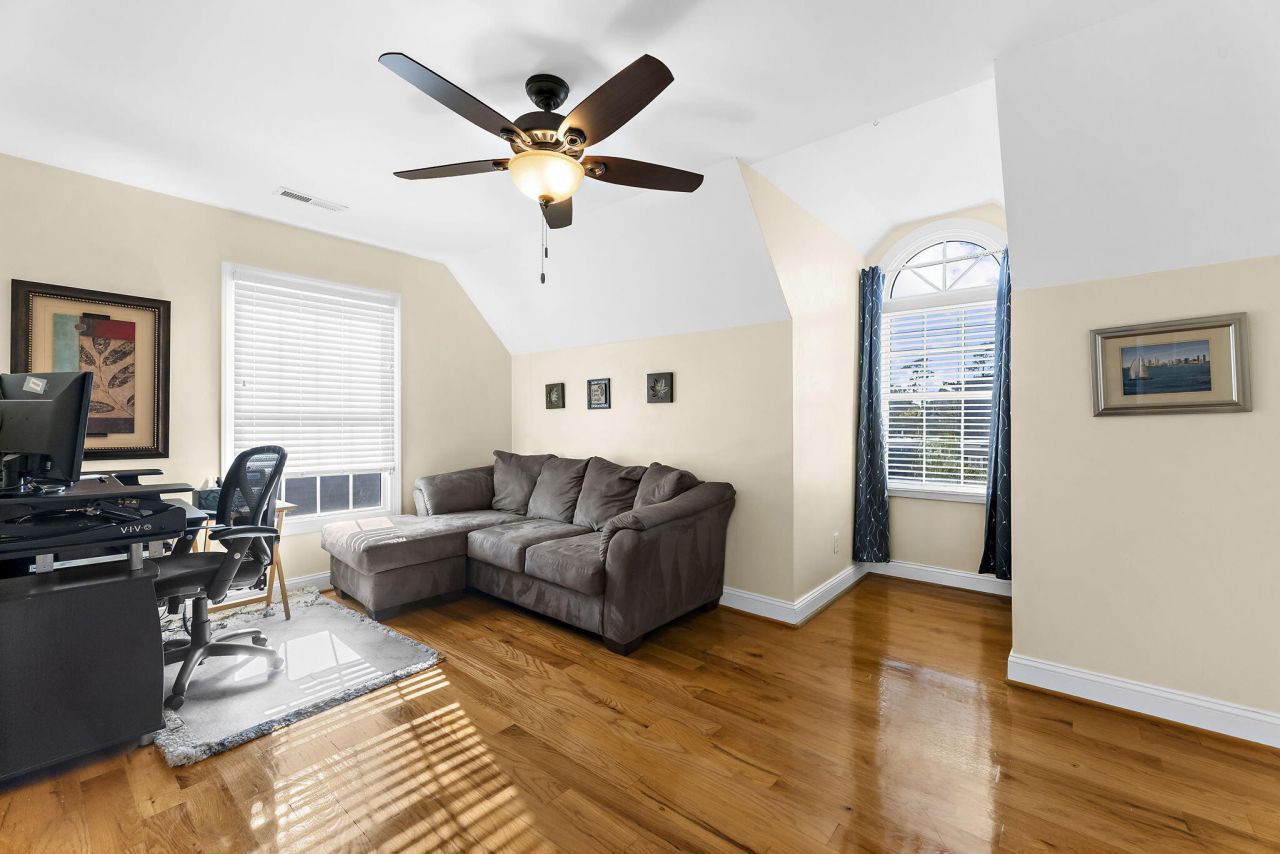 1823 Delacourt Avenue Photo 54