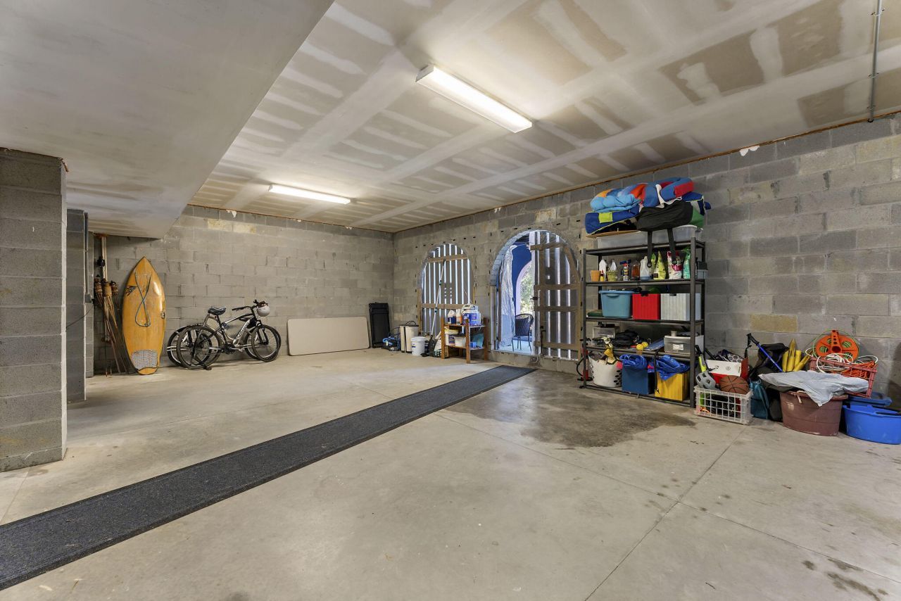 1823 Delacourt Avenue Photo 56