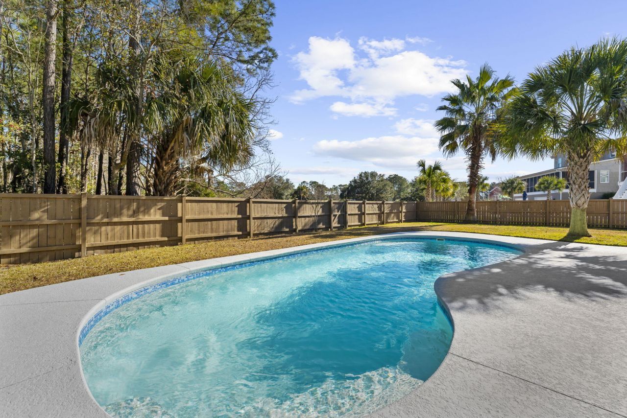 1823 Delacourt Avenue Photo 72