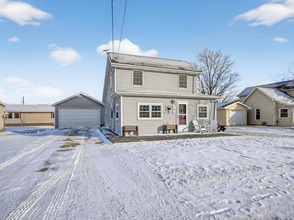 704 2nd Street, Parkersburg, IA 50665