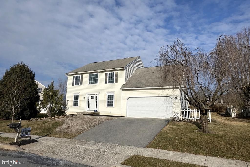 1049 Christina Drive, Leesport, PA 19533 Main Photo