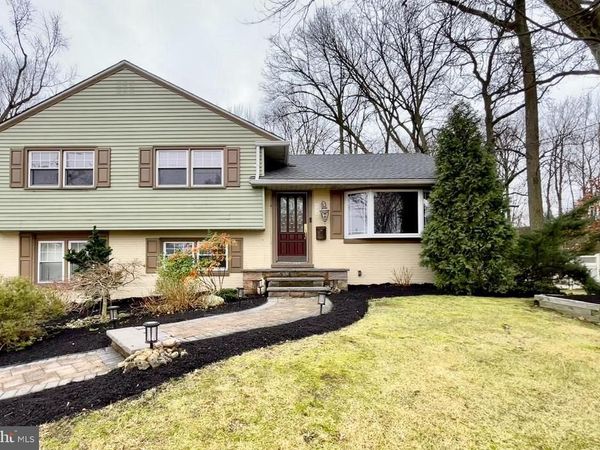 300 COPLEY ROAD, HADDONFIELD, NJ 08033