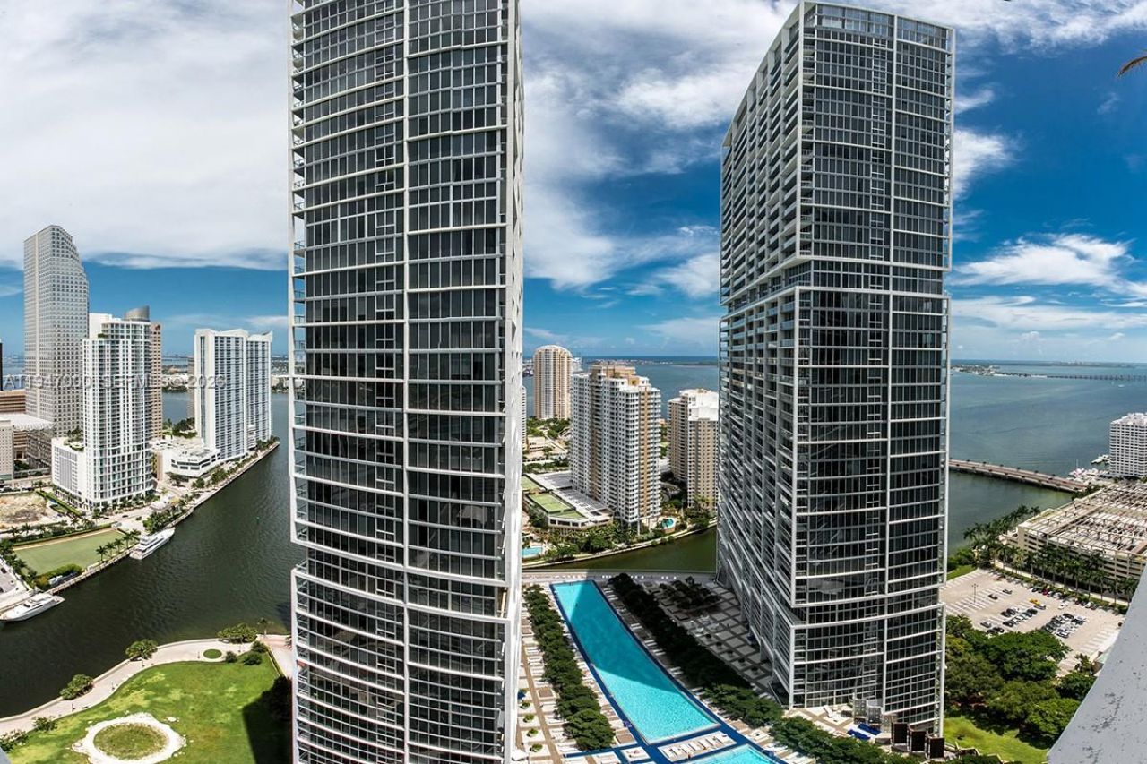 495 Brickell Ave , Unit 1801, Miami, FL 33131 Photo