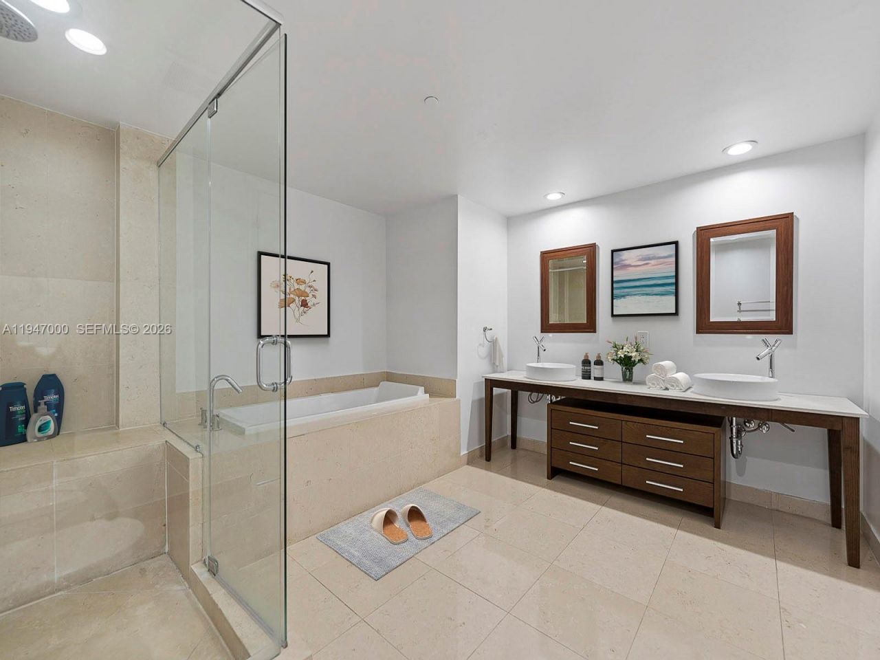 495 Brickell Ave , Unit 1801, Miami, FL 33131 Photo