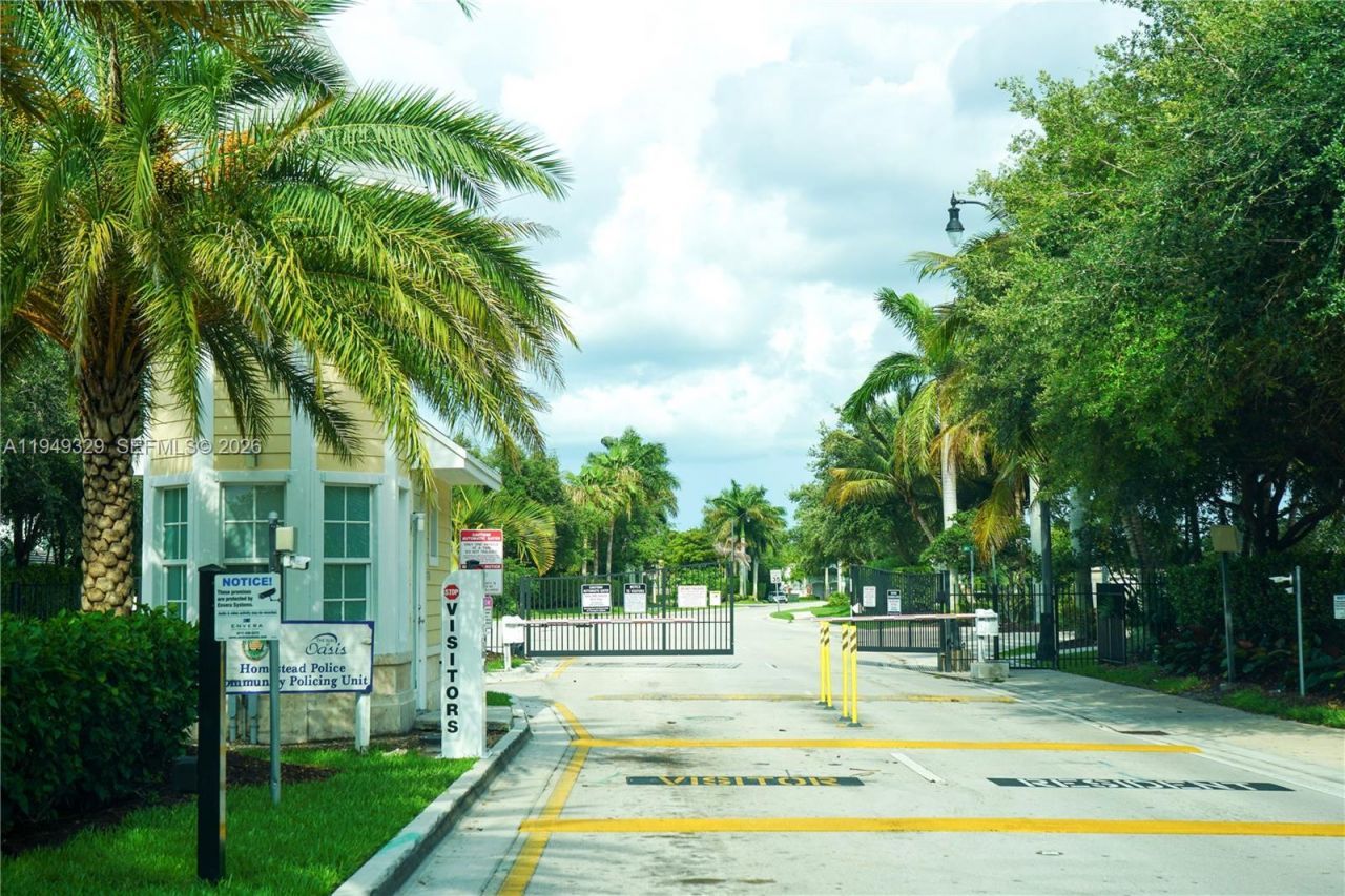 3334 NE 3rd Dr , Homestead, FL 33033 Photo