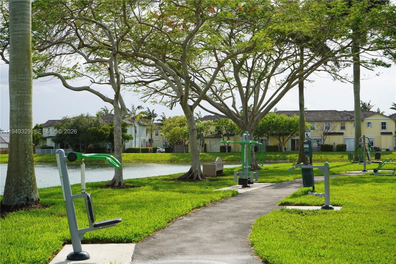 3334 NE 3rd Dr , Homestead, FL 33033 Photo