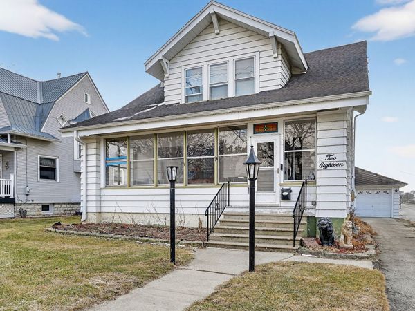 218 Lincoln Way, Dixon, IL 61021