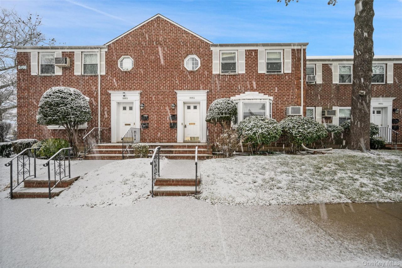 263-03 73rd Avenue, Unit 03, Glen Oaks, NY 11004 Main Photo