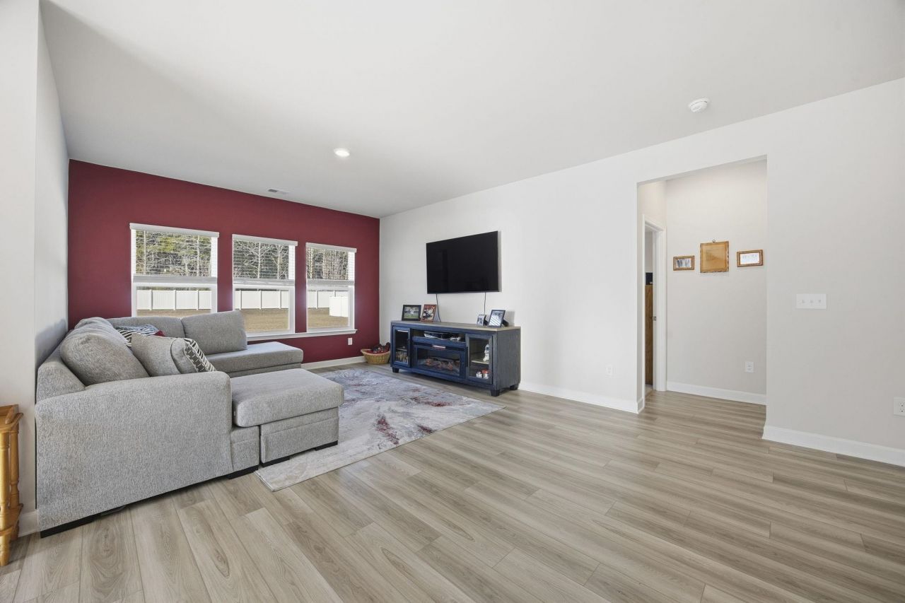 964 Maya Layne Dr. Photo 4