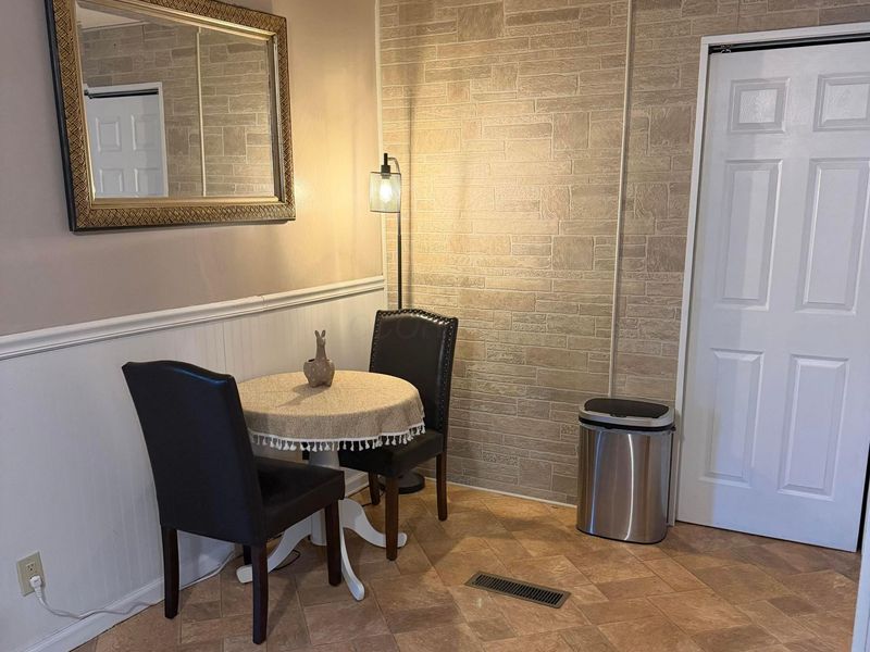 4926 Meadowbrook Drive, Columbus, OH 43207 Photo 10