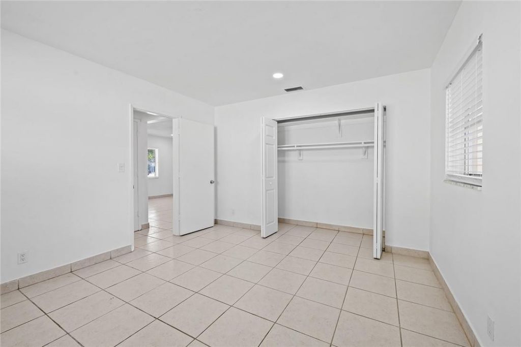 581 NW 17th Place, Fort Lauderdale, FL 33311 Photo