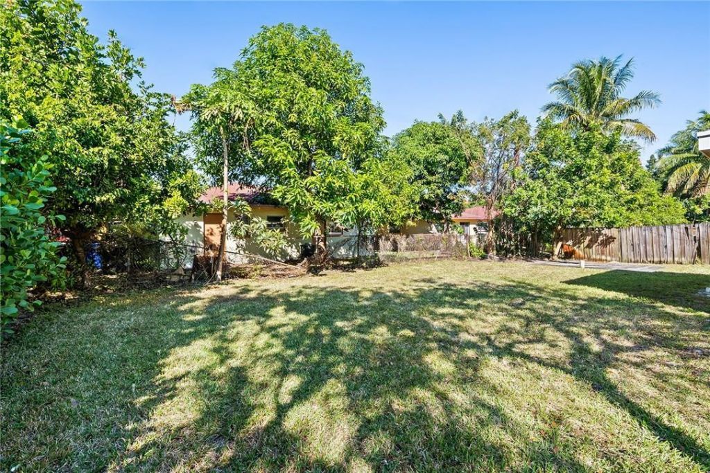 581 NW 17th Place, Fort Lauderdale, FL 33311 Photo