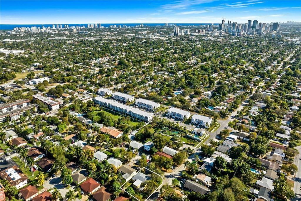 581 NW 17th Place, Fort Lauderdale, FL 33311 Photo