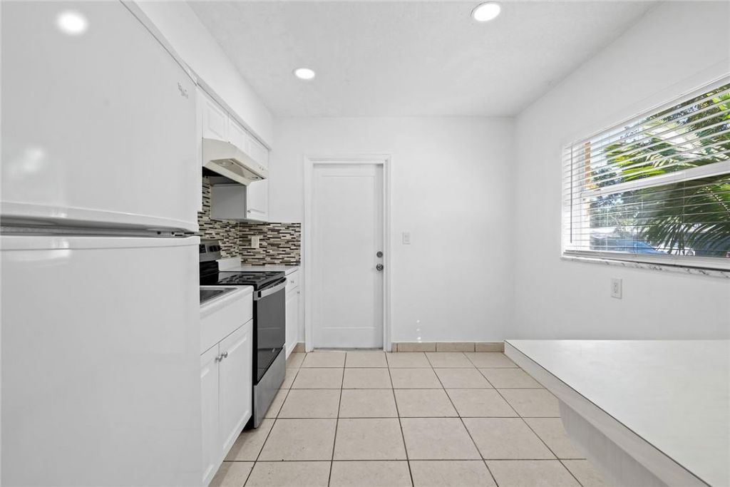 581 NW 17th Place, Fort Lauderdale, FL 33311 Photo