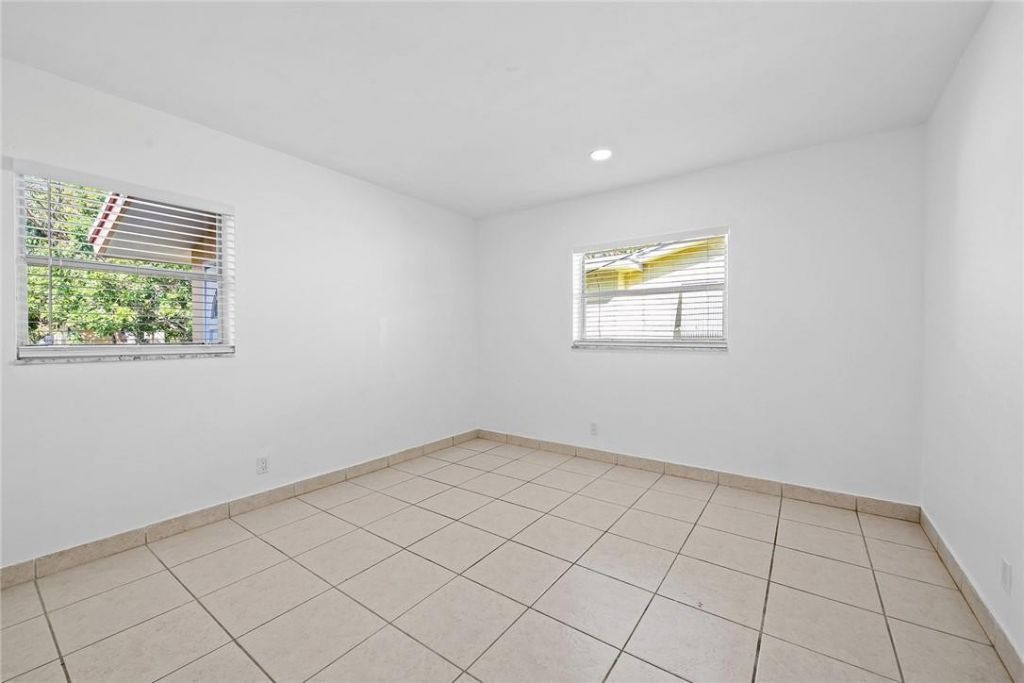 581 NW 17th Place, Fort Lauderdale, FL 33311 Photo