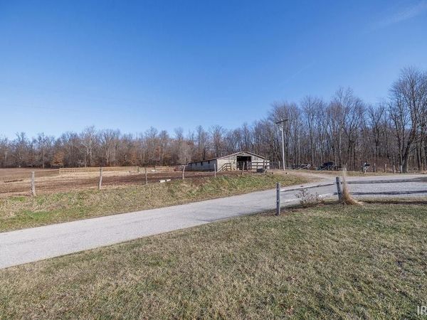 000 Defore Road, Coal City, IN 47427