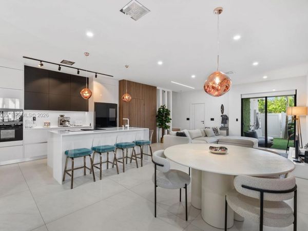 421 NW 17th St, Fort Lauderdale, FL 33311