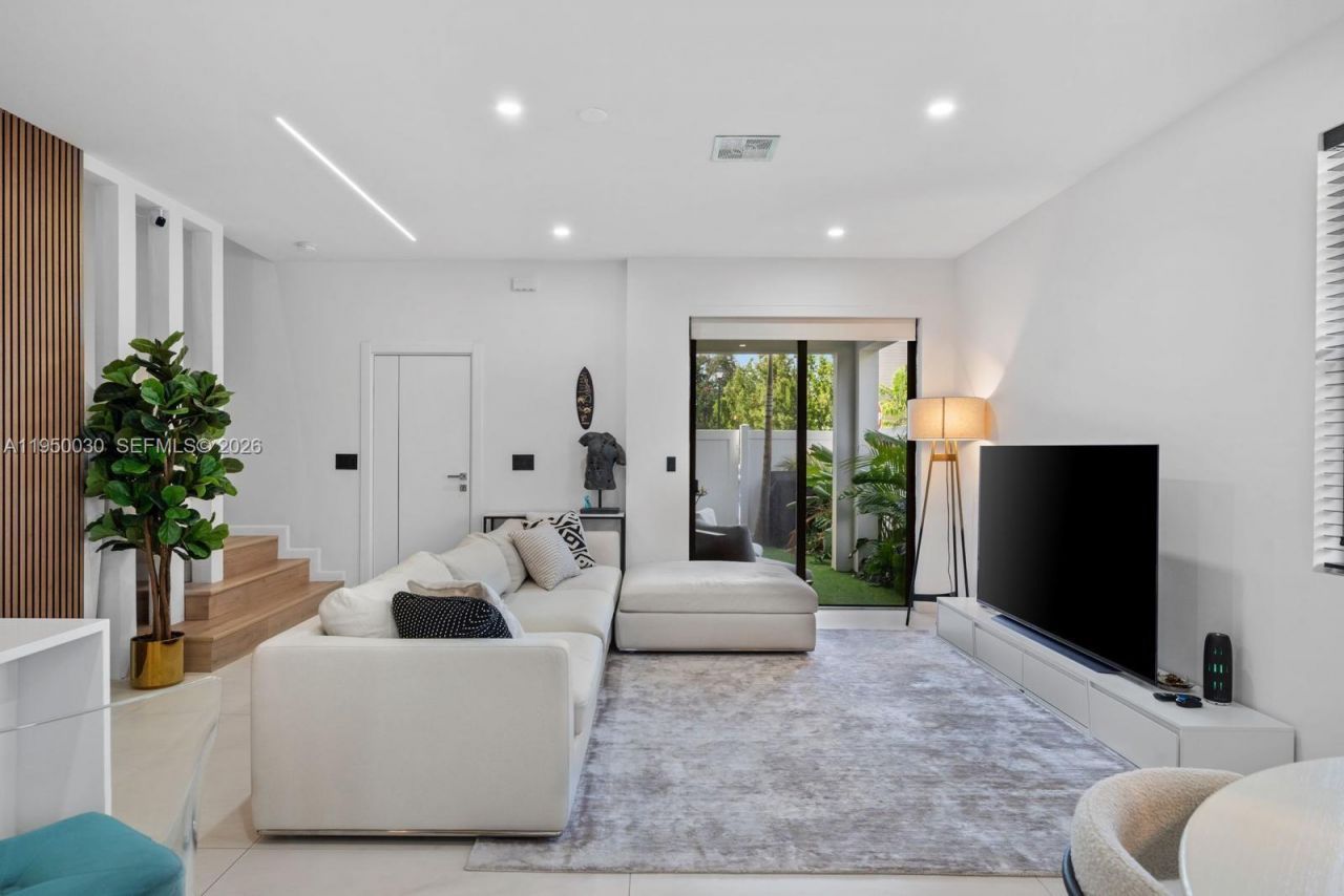 421 NW 17th St, Fort Lauderdale, FL 33311 Photo