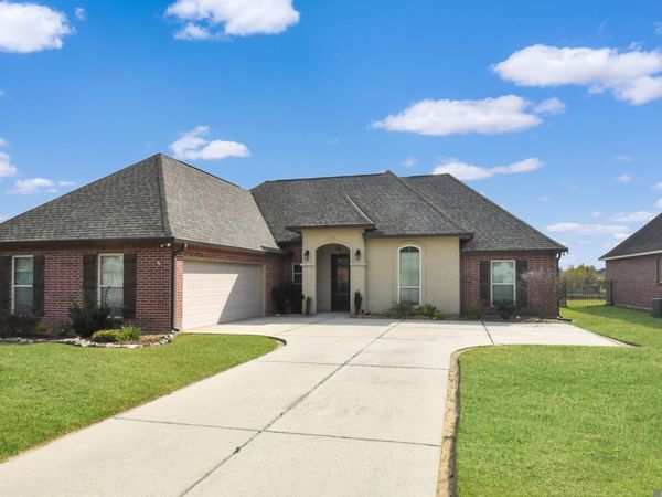 39405 Oceanview Ave, Prairieville, LA 70769