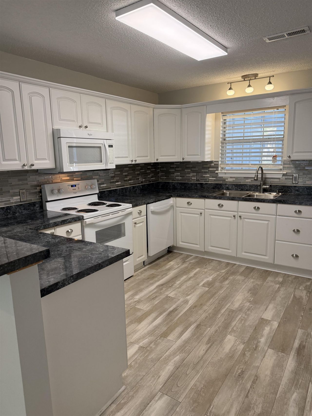 1444 Bessent Ave. Photo 4