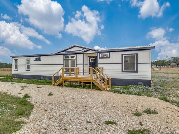 569 PR 1520, Bandera, TX 78003