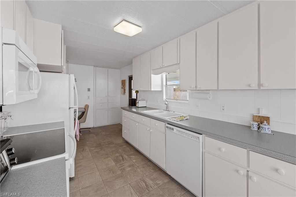 77 Snead Dr, North Fort Myers, FL 33903 Photo