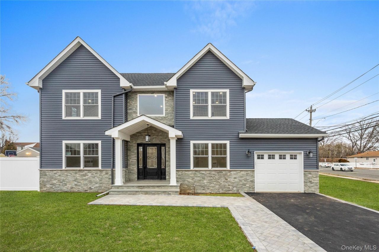 199 N Elm Street, Massapequa, NY 11758 Main Photo
