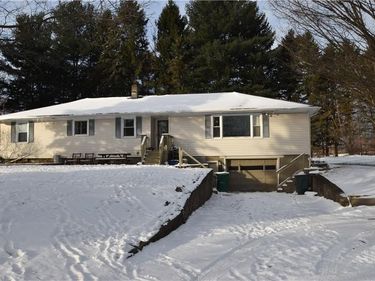 3975 County Line Road, Macedon, NY 14502