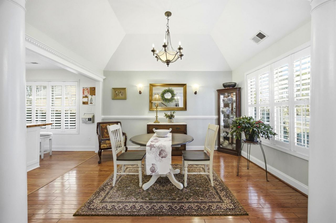 1301 Regent Terrace N Photo 18