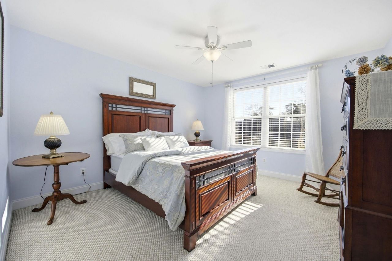 1301 Regent Terrace N Photo 25