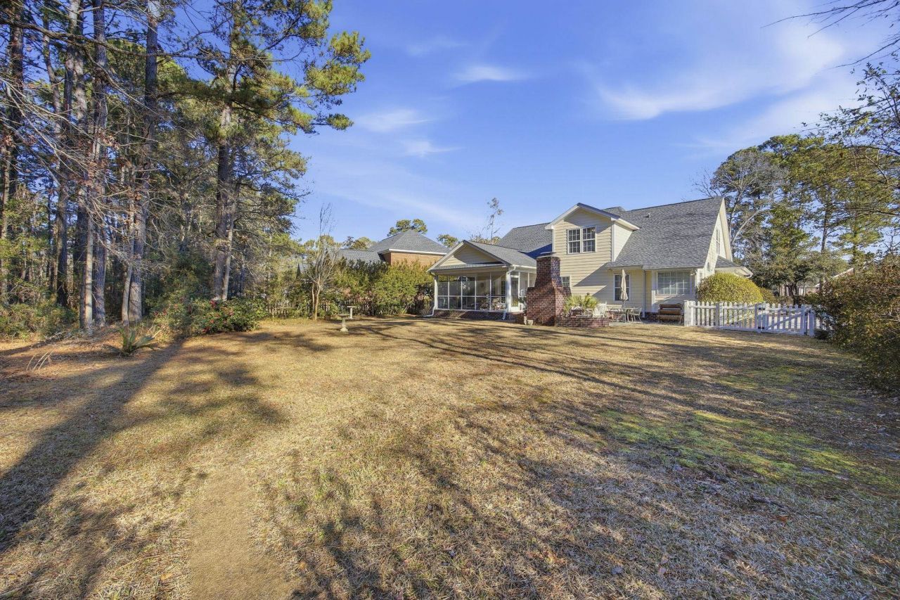 1301 Regent Terrace N Photo 35