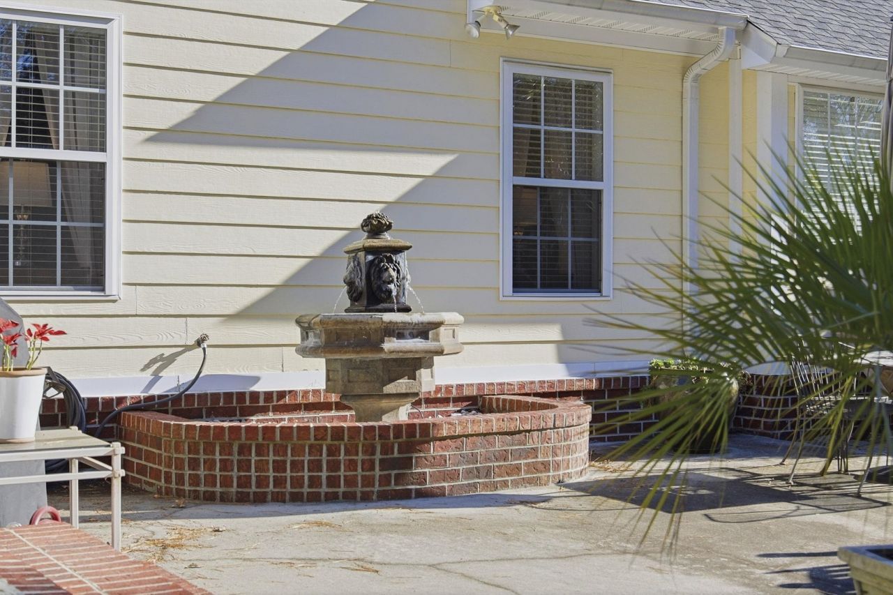 1301 Regent Terrace N Photo 36