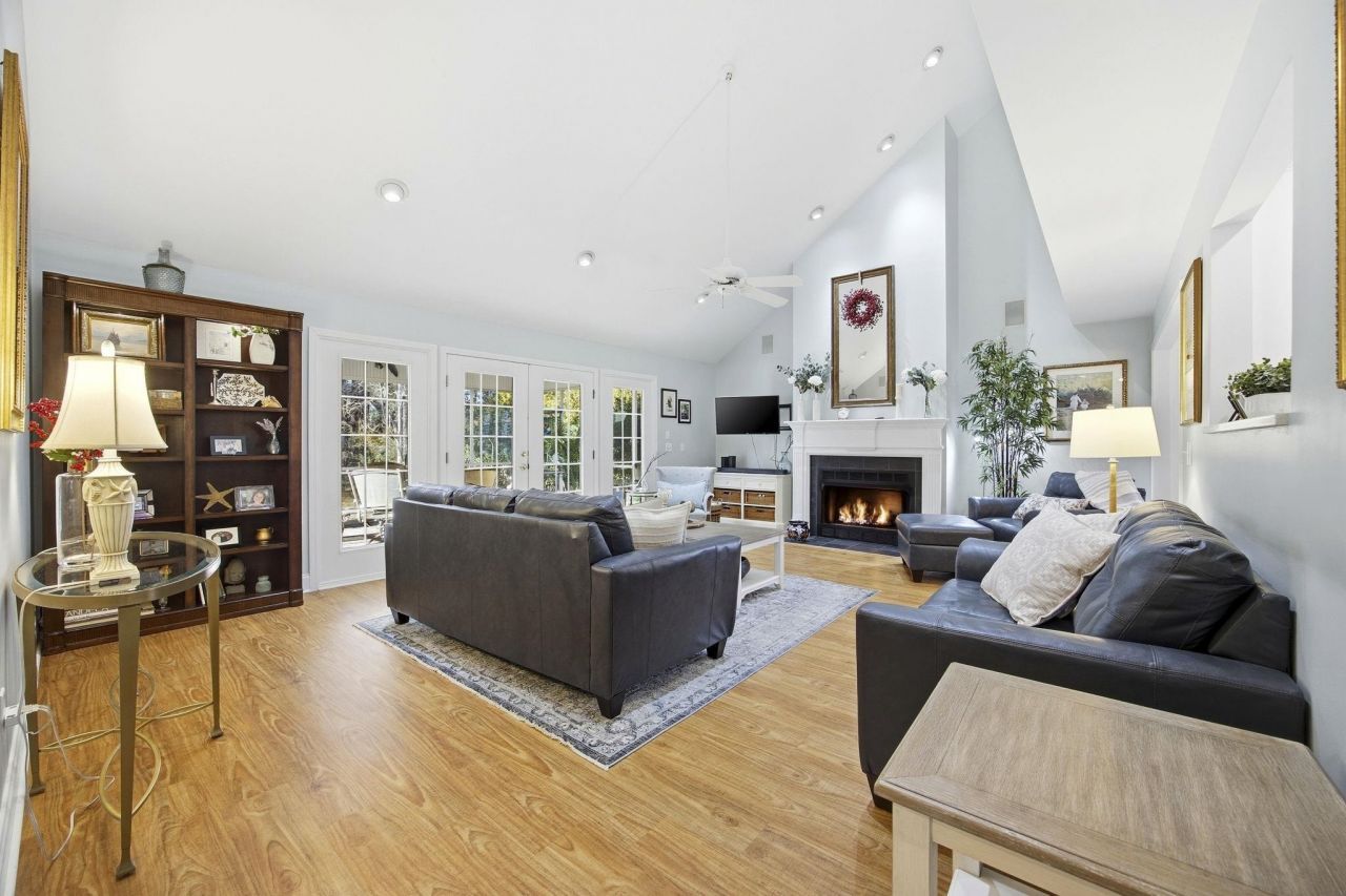 1301 Regent Terrace N Photo 9